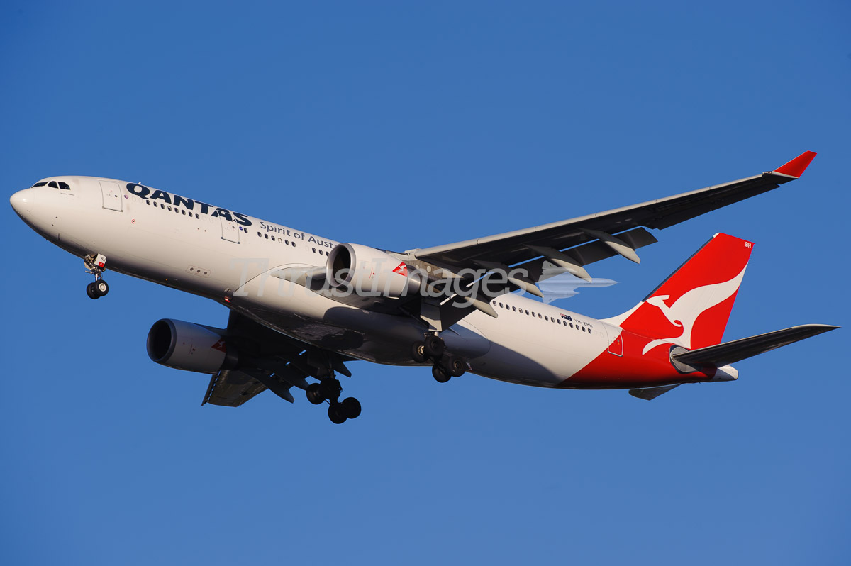 Airbus A330-203 VH-EBH (cn 892)